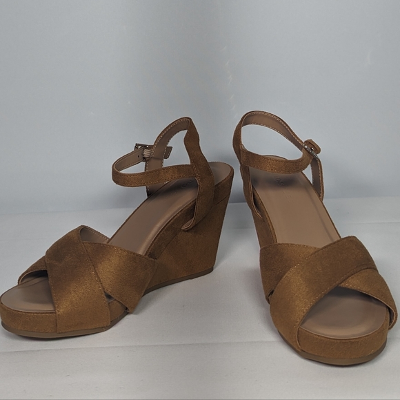 NEW Aerosoles Womens Pastel Wedge Sandal Sz 7.5 tan - Picture 2 of 4